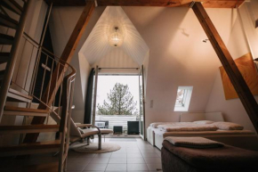 Eigenes Maisonettehaus in idyllischer Lage mit Balkon, Nahe Messe, 24h Self-Check In, Gratis parken